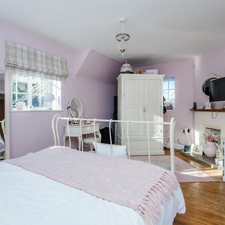 Pretty Country Home Dog Friendly On Request Henfield Esterno foto